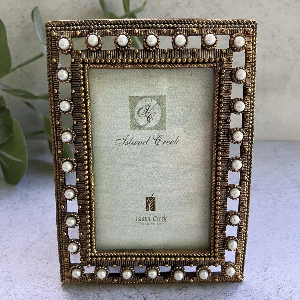 Island Creek Pearl Embellished Reticulated Gold Tone Metal‎ Picture Frame 2x3